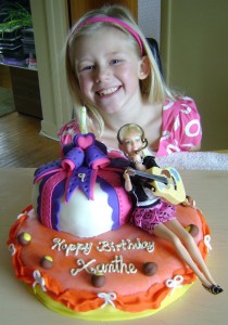 Xanthe's Hannah Montana Birthday cake